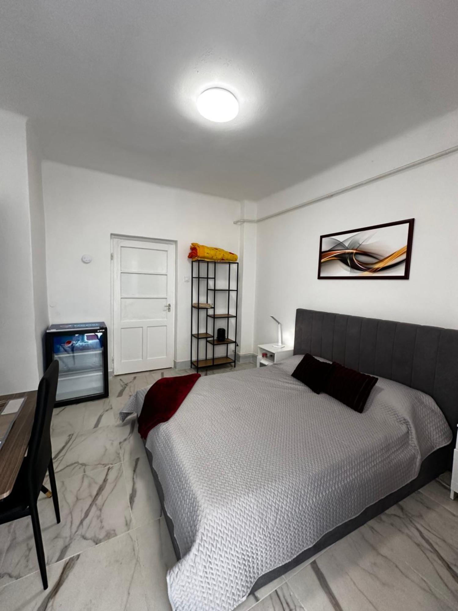 Airport17 B&B Вечеш Экстерьер фото