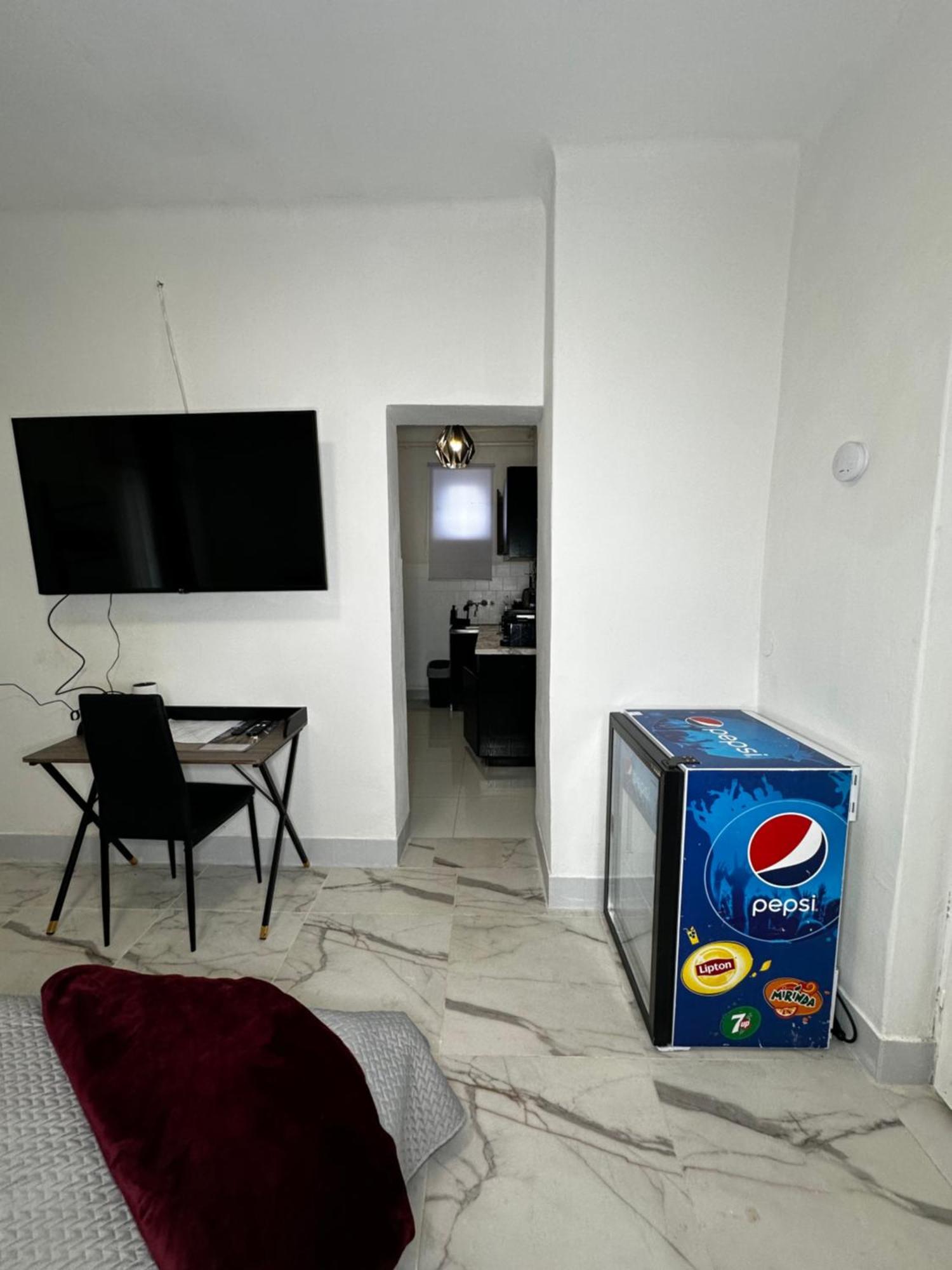 Airport17 B&B Вечеш Экстерьер фото